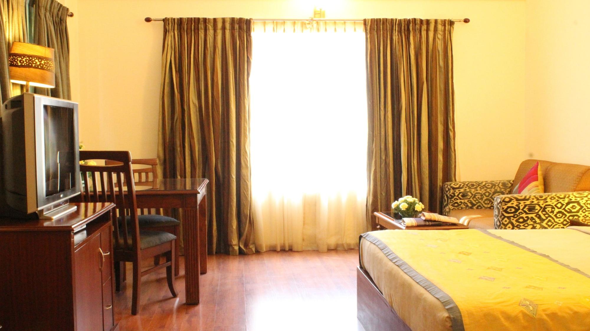 Justa Off Mg Road Hotel Бангалор Екстериор снимка