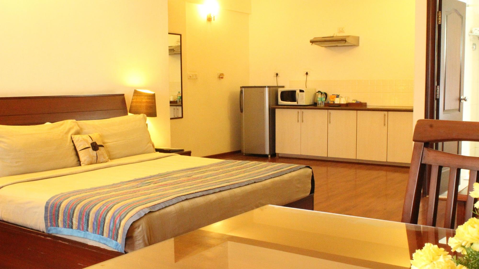 Justa Off Mg Road Hotel Бангалор Екстериор снимка