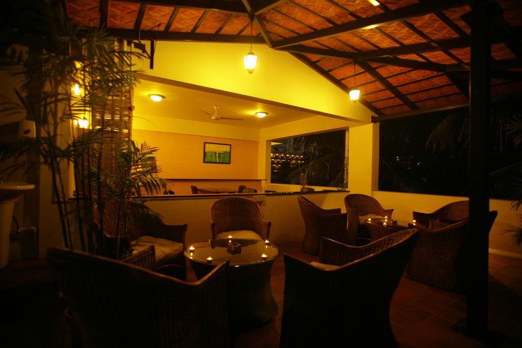 Justa Off Mg Road Hotel Бангалор Екстериор снимка